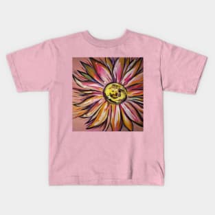 Daisy Flower in Pink Kids T-Shirt